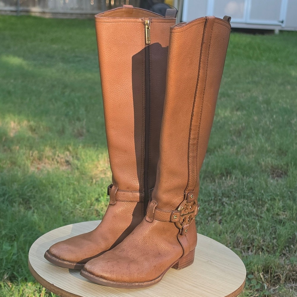 Tory Burch Kiernan Tan Pebbled Leather Riding Boots Gold Logo Medallion Size 7M